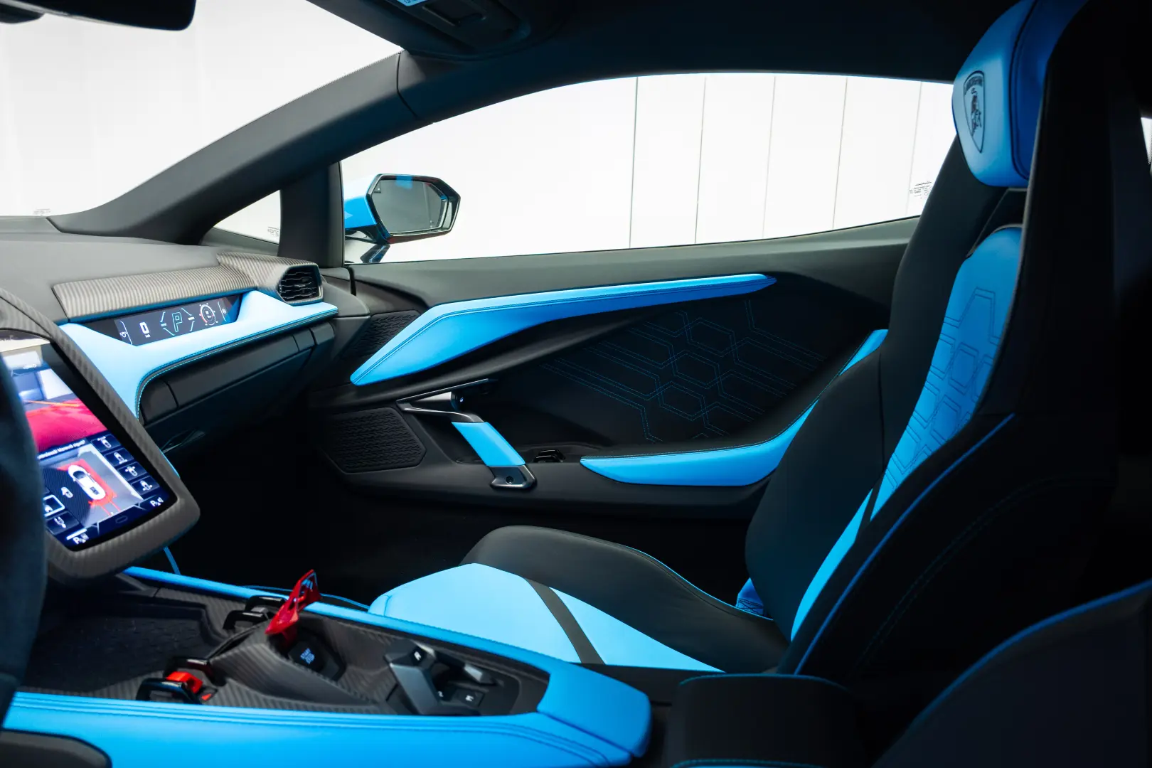 Lamborghini Revuelto
