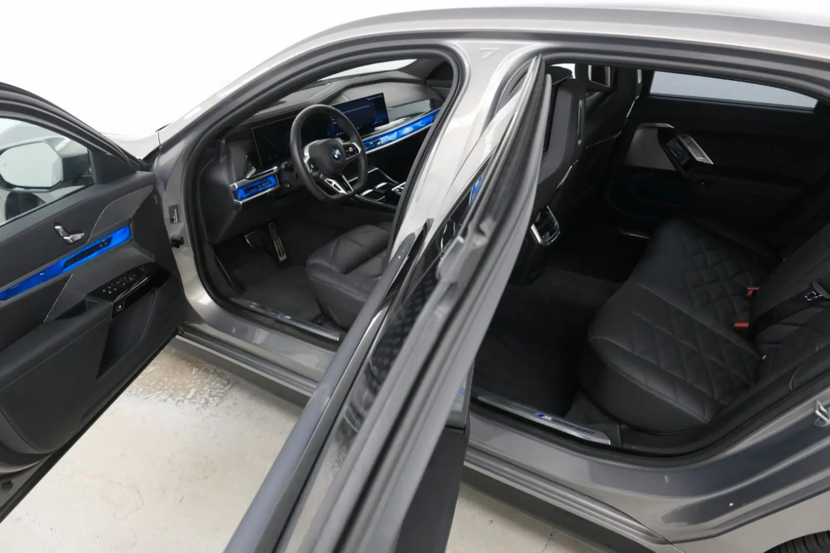 740d xDrive M Sport SKYLOUNGE LUFT HUD SOFT 360