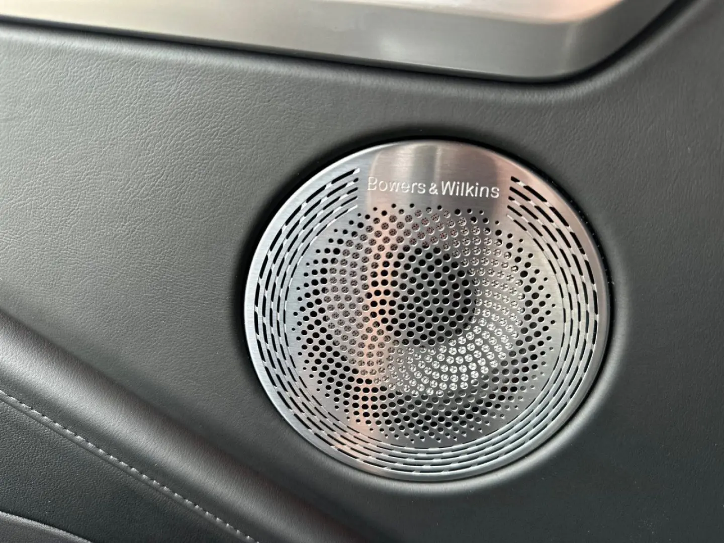 XM M Driver's Package Massage B/W ACC AHK 23