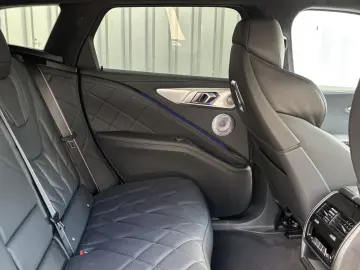XM DA-Prof,B&W,360°,Autobahn,M Driver's,AHK,23