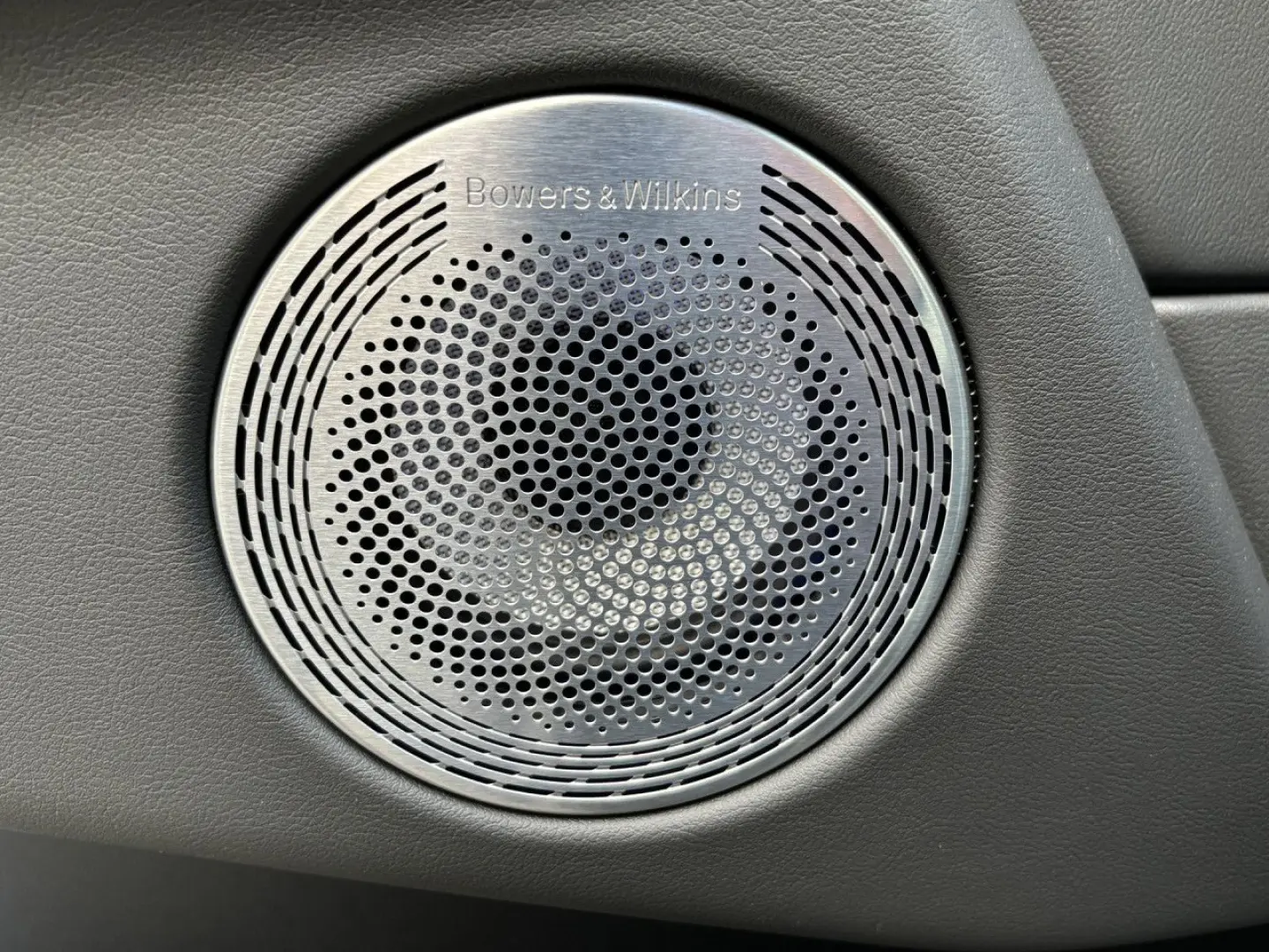 XM DA-Prof,B&W,360°,Autobahn,M Driver's,AHK,23
