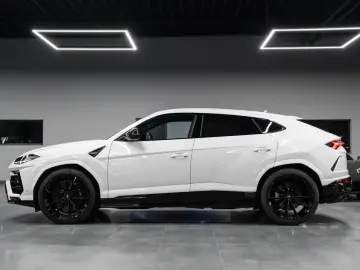 Urus Pano-3D B&O-Massage-23
