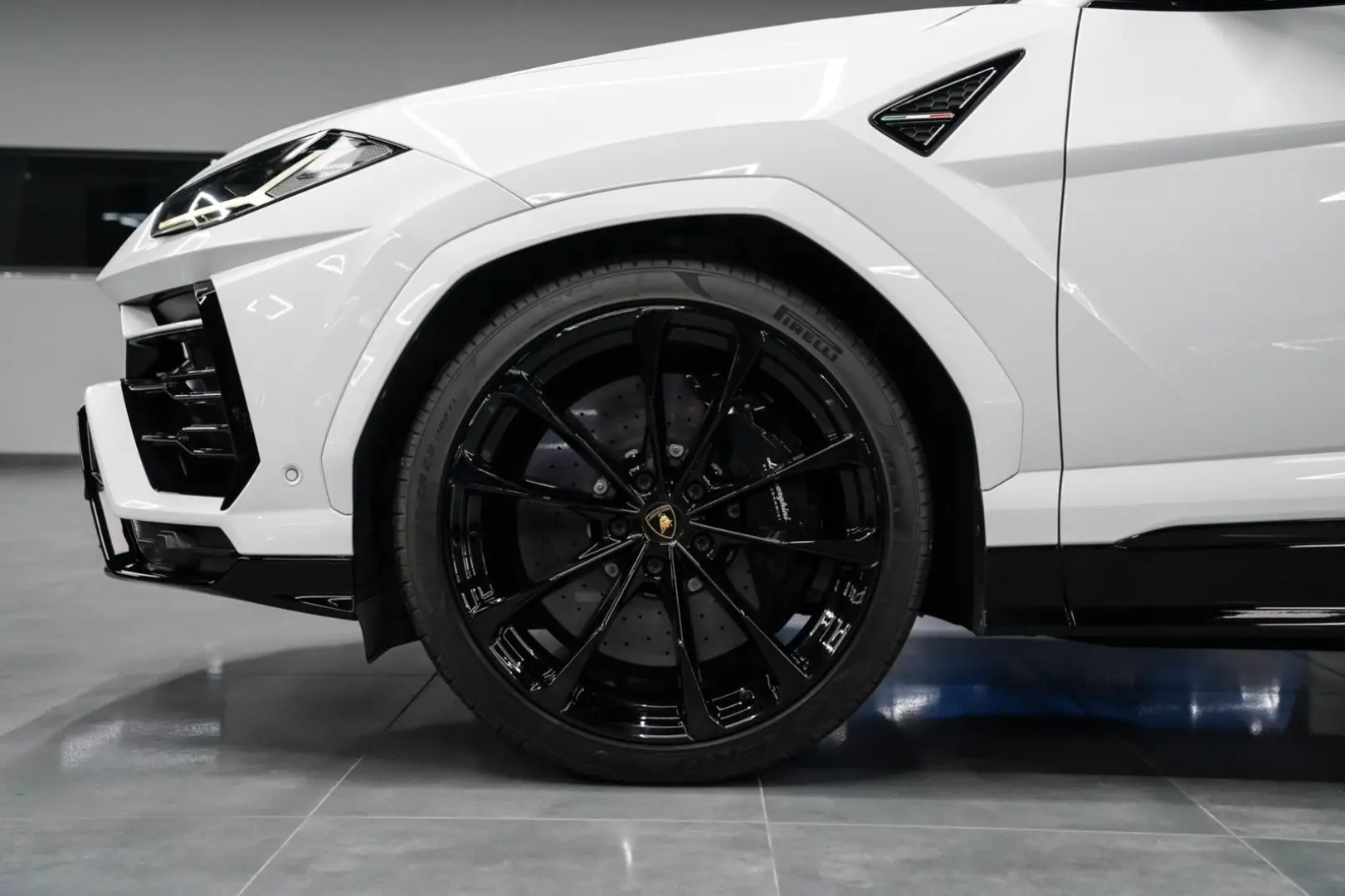 Urus Pano-3D B&O-Massage-23