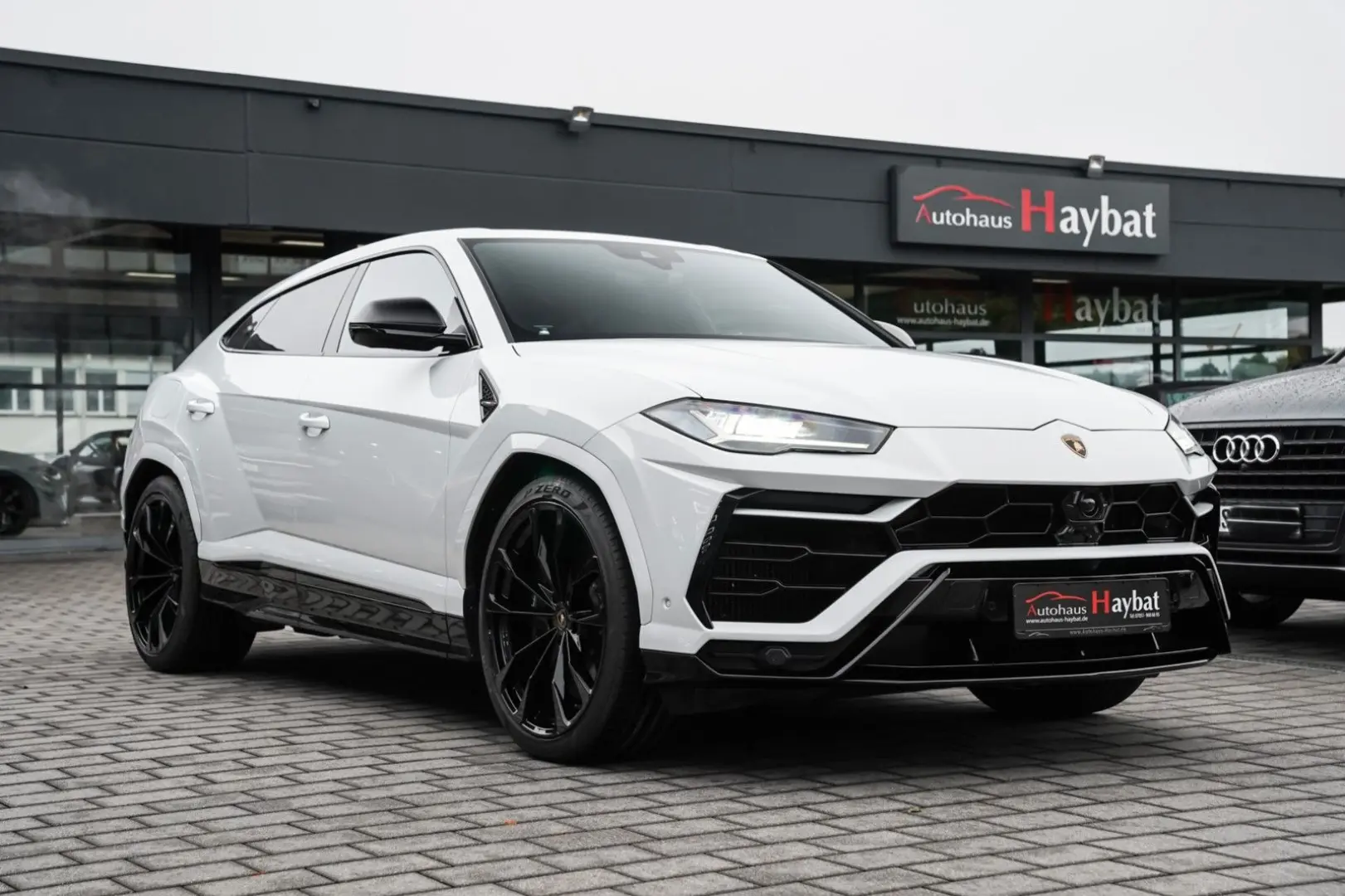 Urus Pano-3D B&O-Massage-23