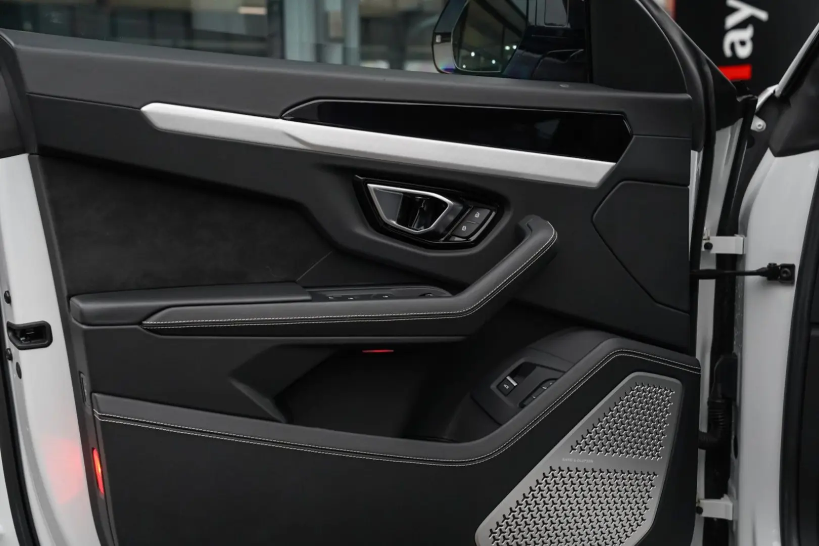 Urus Pano-3D B&O-Massage-23