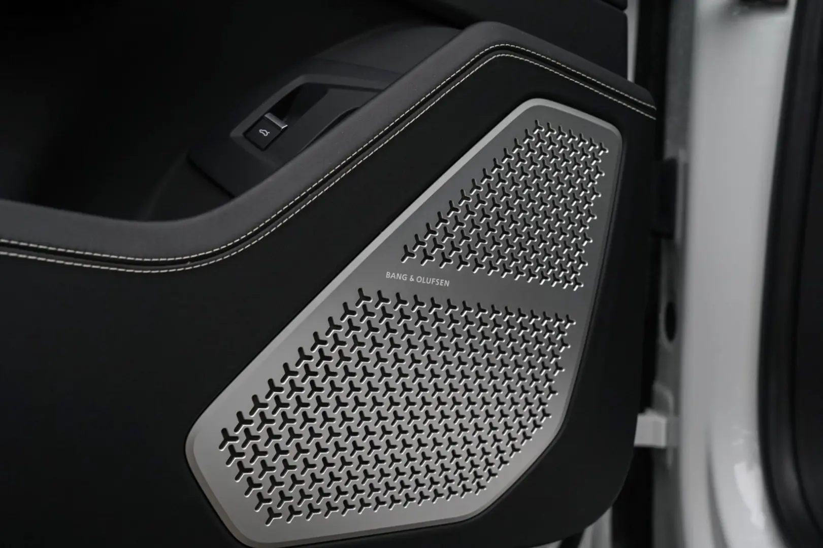 Urus Pano-3D B&O-Massage-23