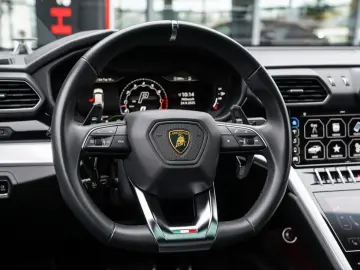 Urus Pano-3D B&O-Massage-23