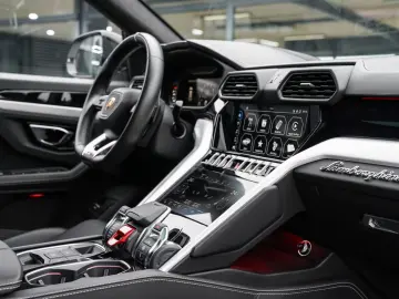 Urus Pano-3D B&O-Massage-23