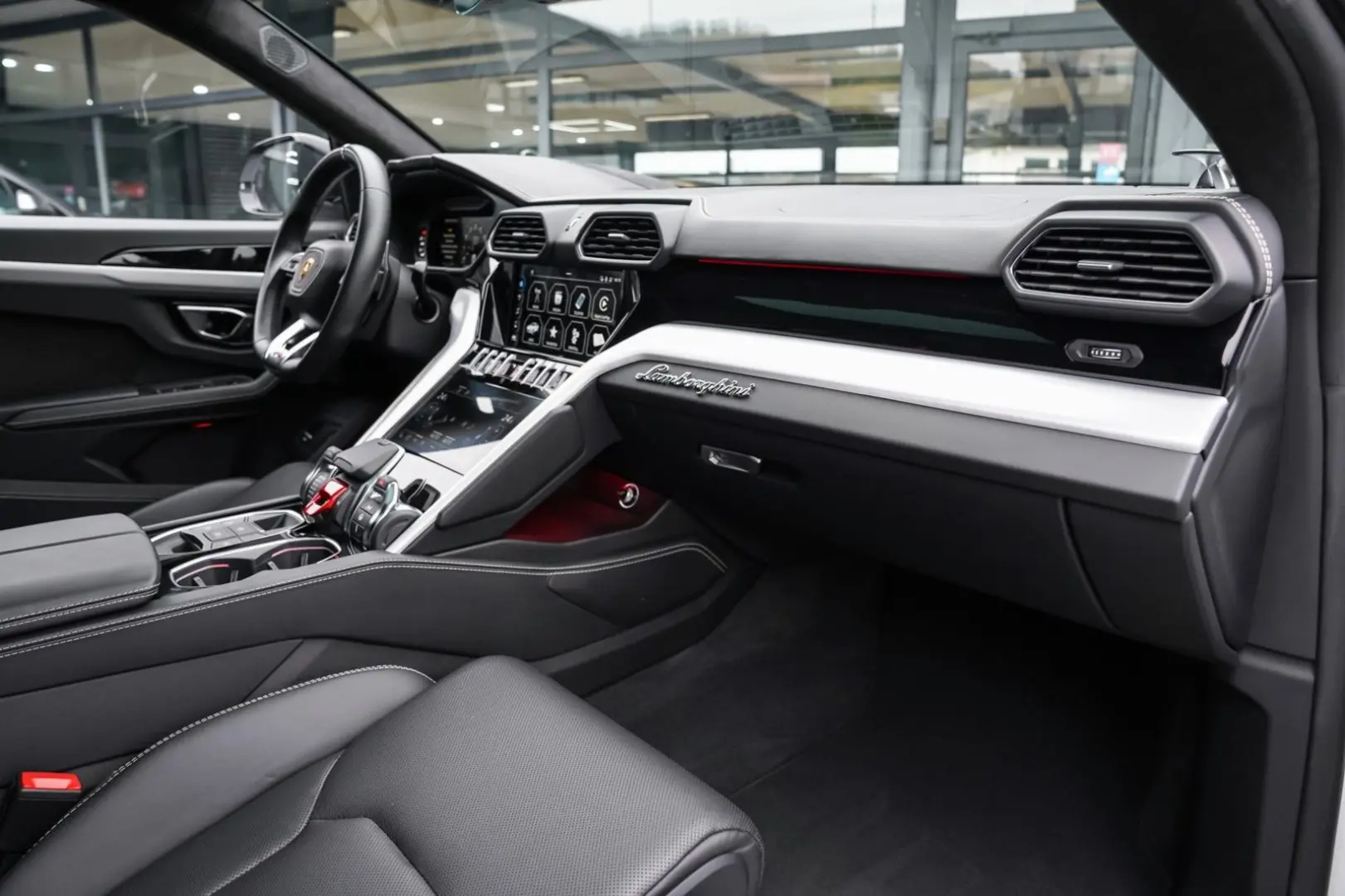 Urus Pano-3D B&O-Massage-23