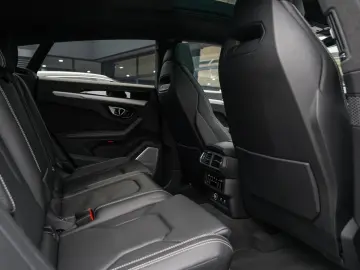 Urus Pano-3D B&O-Massage-23