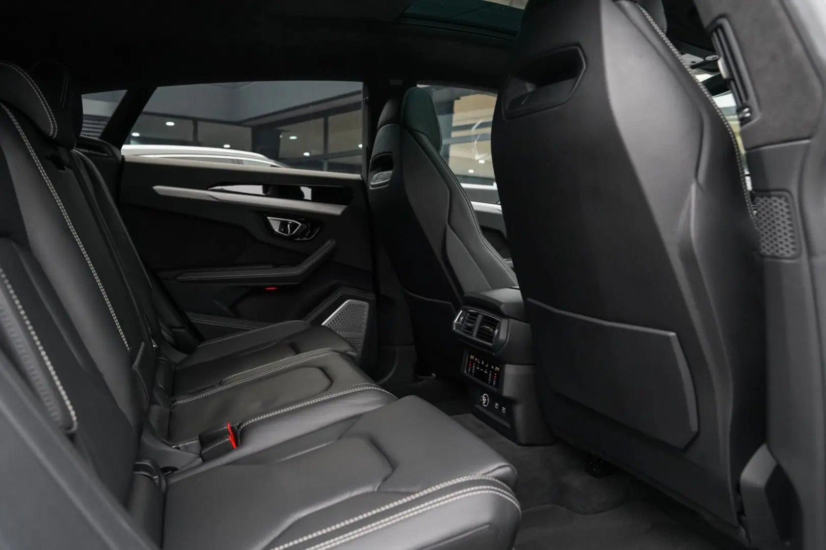 Urus Pano-3D B&O-Massage-23