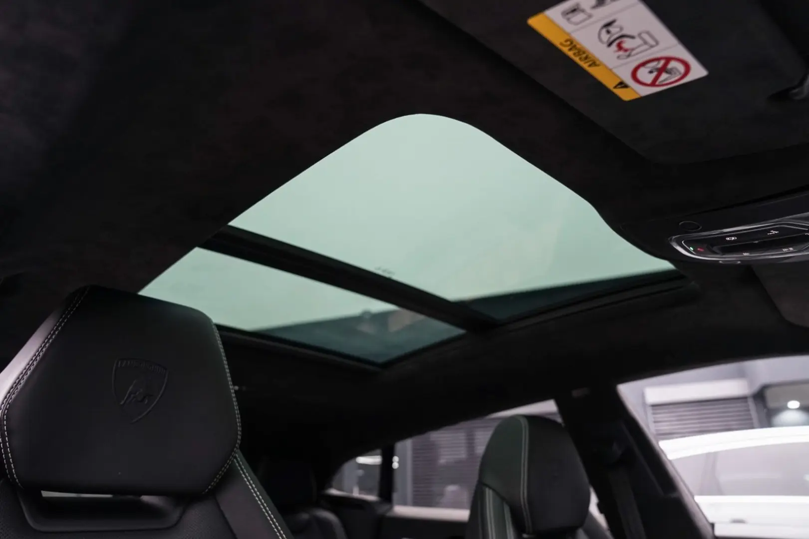 Urus Pano-3D B&O-Massage-23