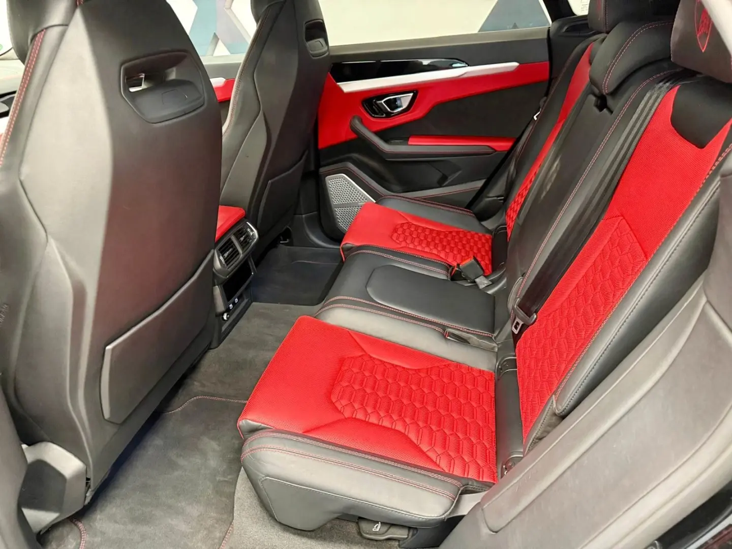 Urus Vollausstattung  2 Jahre Werksgarantie