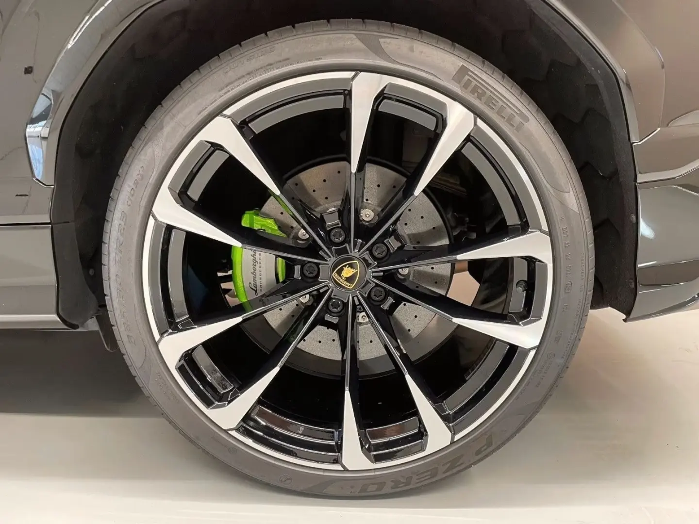 Urus  ad Personam, 23