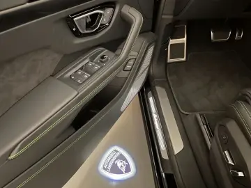 Urus  ad Personam, 23