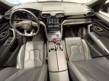 Urus  ad Personam, 23