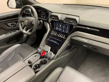 Urus  ad Personam, 23