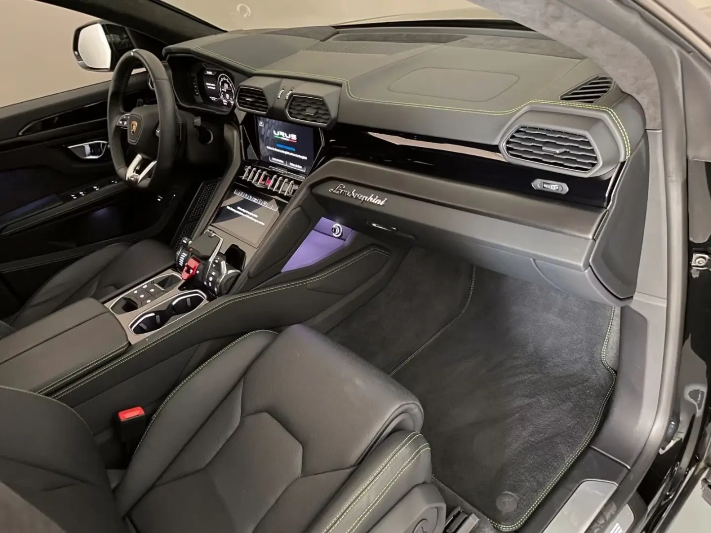 Urus  ad Personam, 23