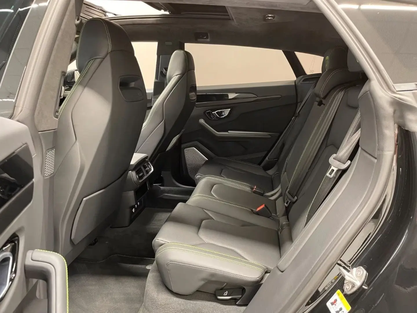 Urus  ad Personam, 23