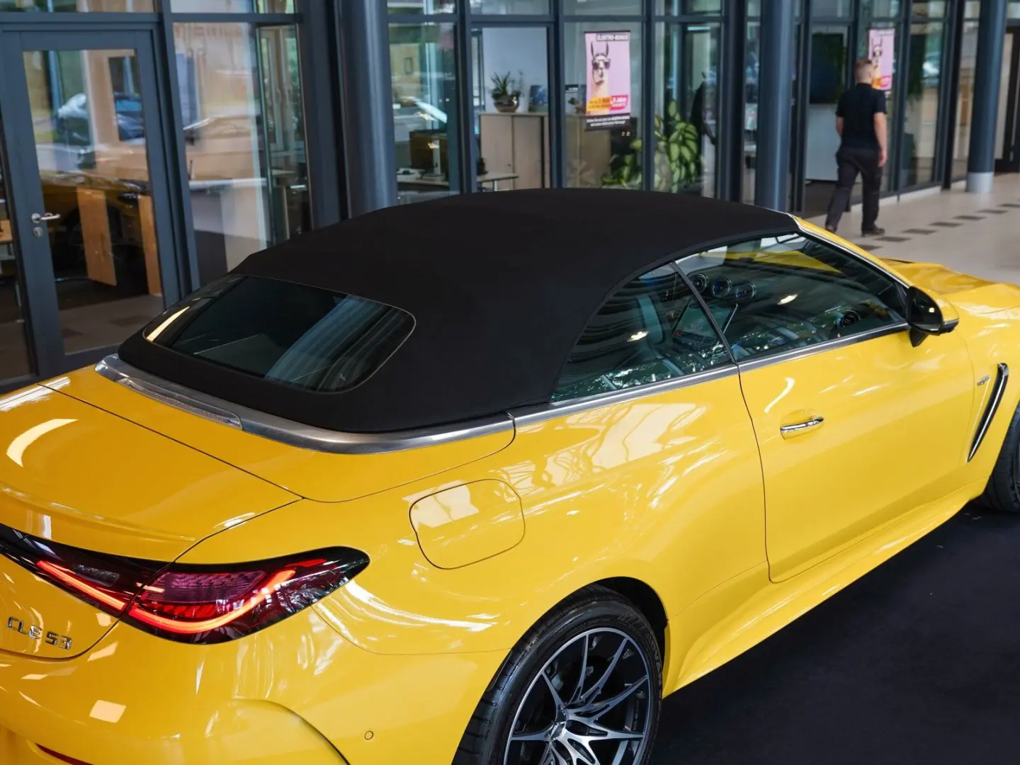 Mercedes-Benz CLE 53 AMG 4M+ Cabrio  Night Massage