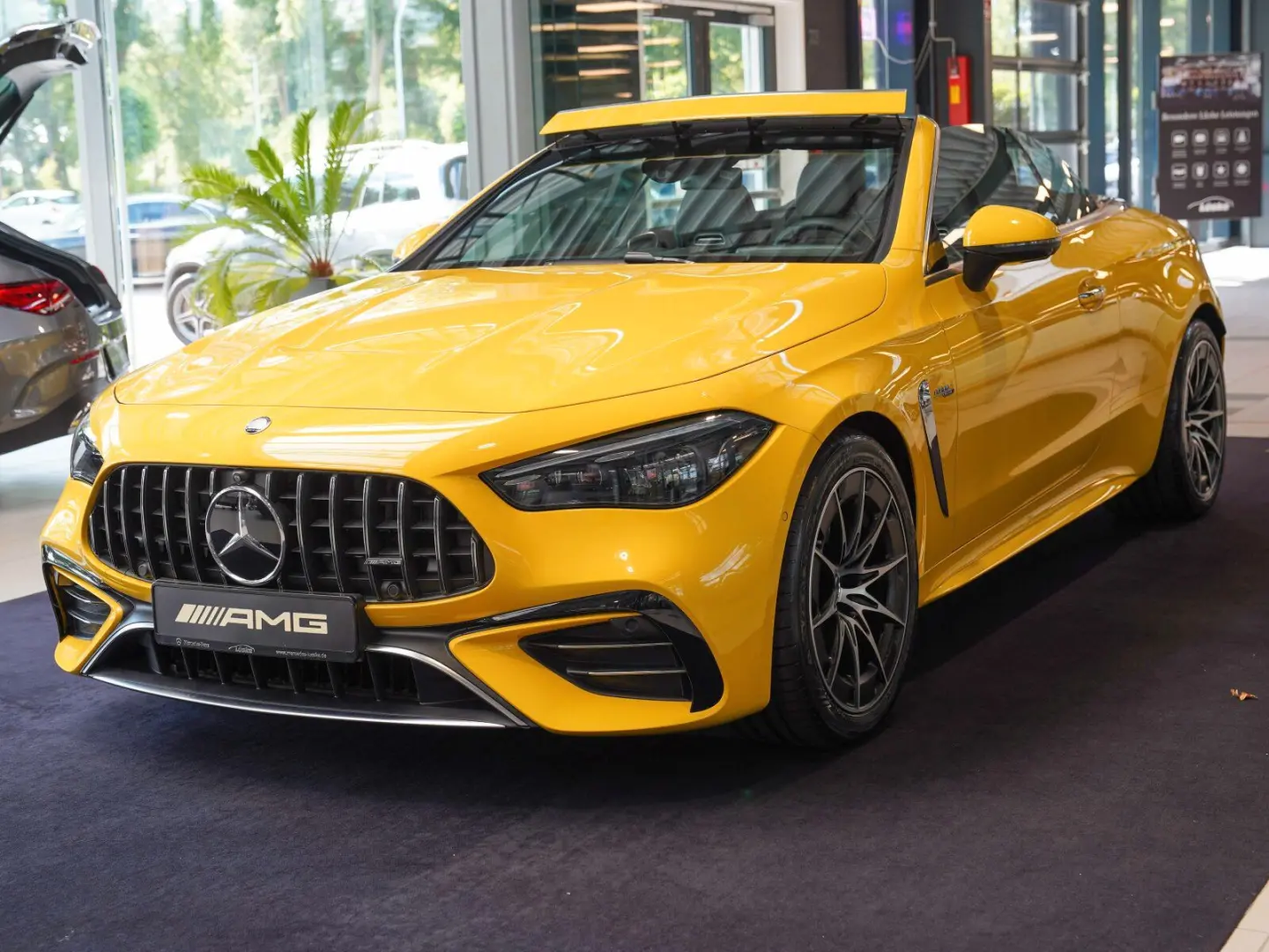 Mercedes-Benz CLE 53 AMG 4M+ Cabrio  Night Massage