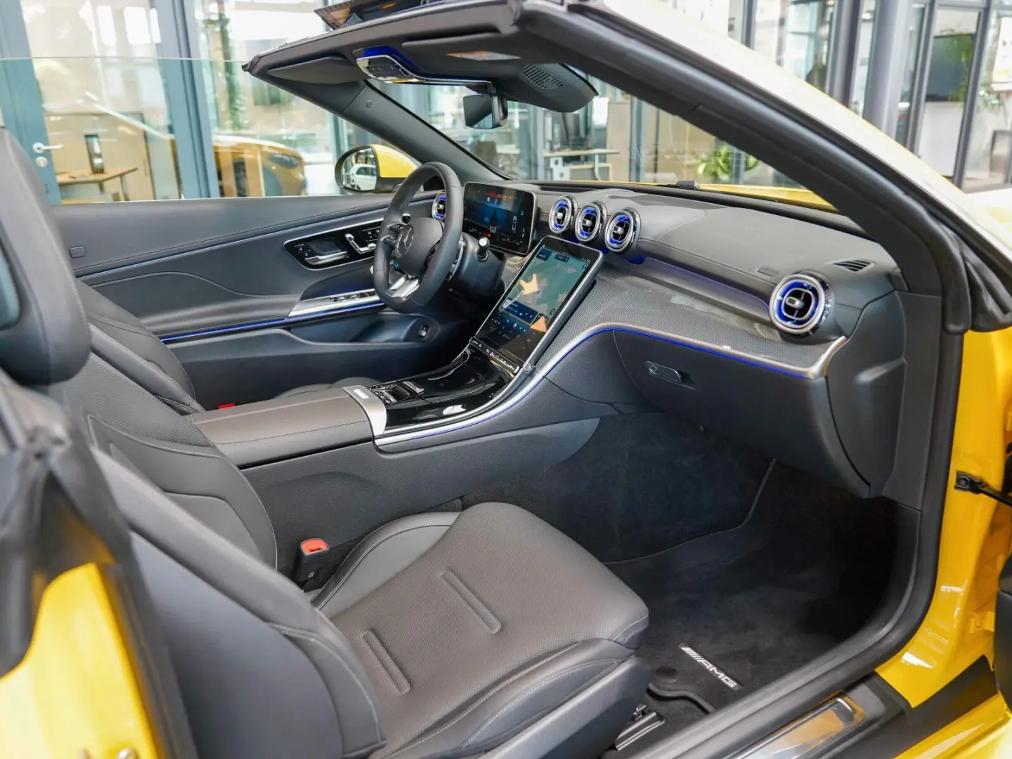 Mercedes-Benz CLE 53 AMG 4M+ Cabrio  Night Massage