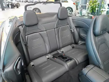Mercedes-Benz CLE 53 AMG 4M+ Cabrio  Night Massage