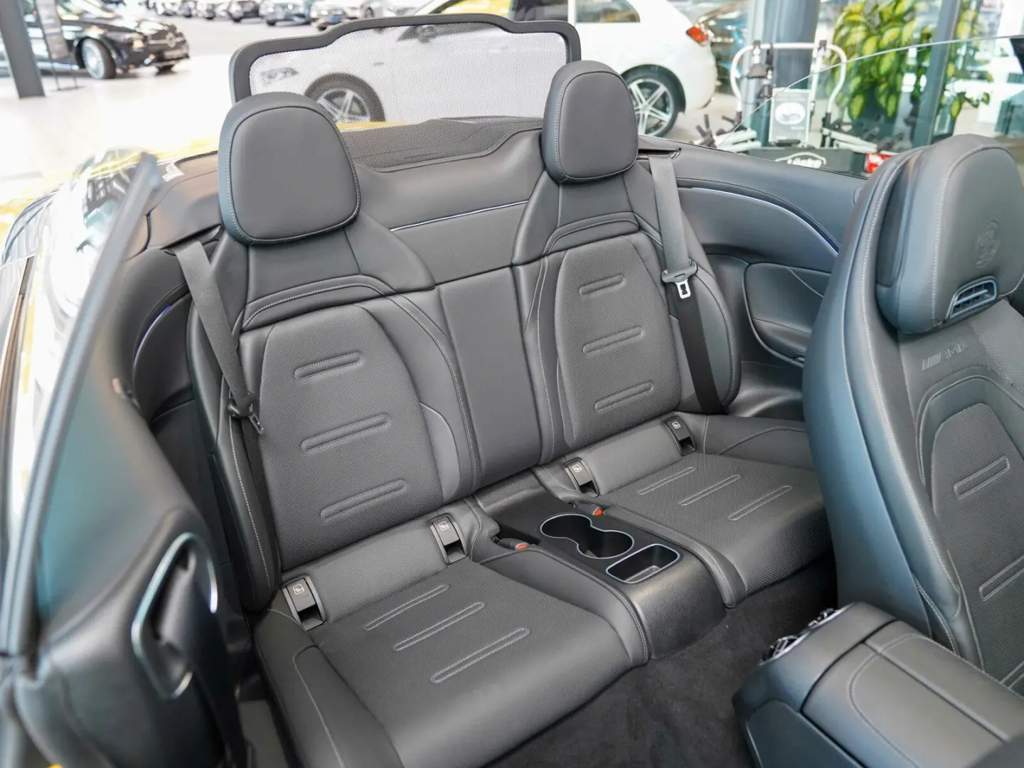 Mercedes-Benz CLE 53 AMG 4M+ Cabrio  Night Massage