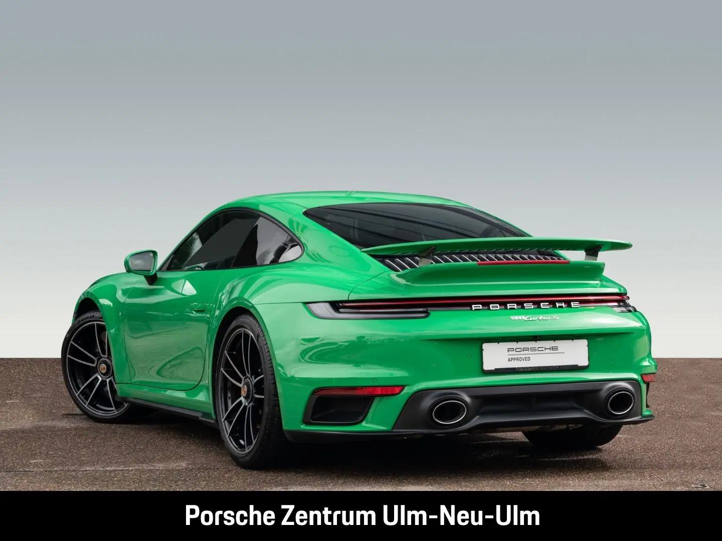992 911 Turbo S Pythongrün Sportabgasanlage LED