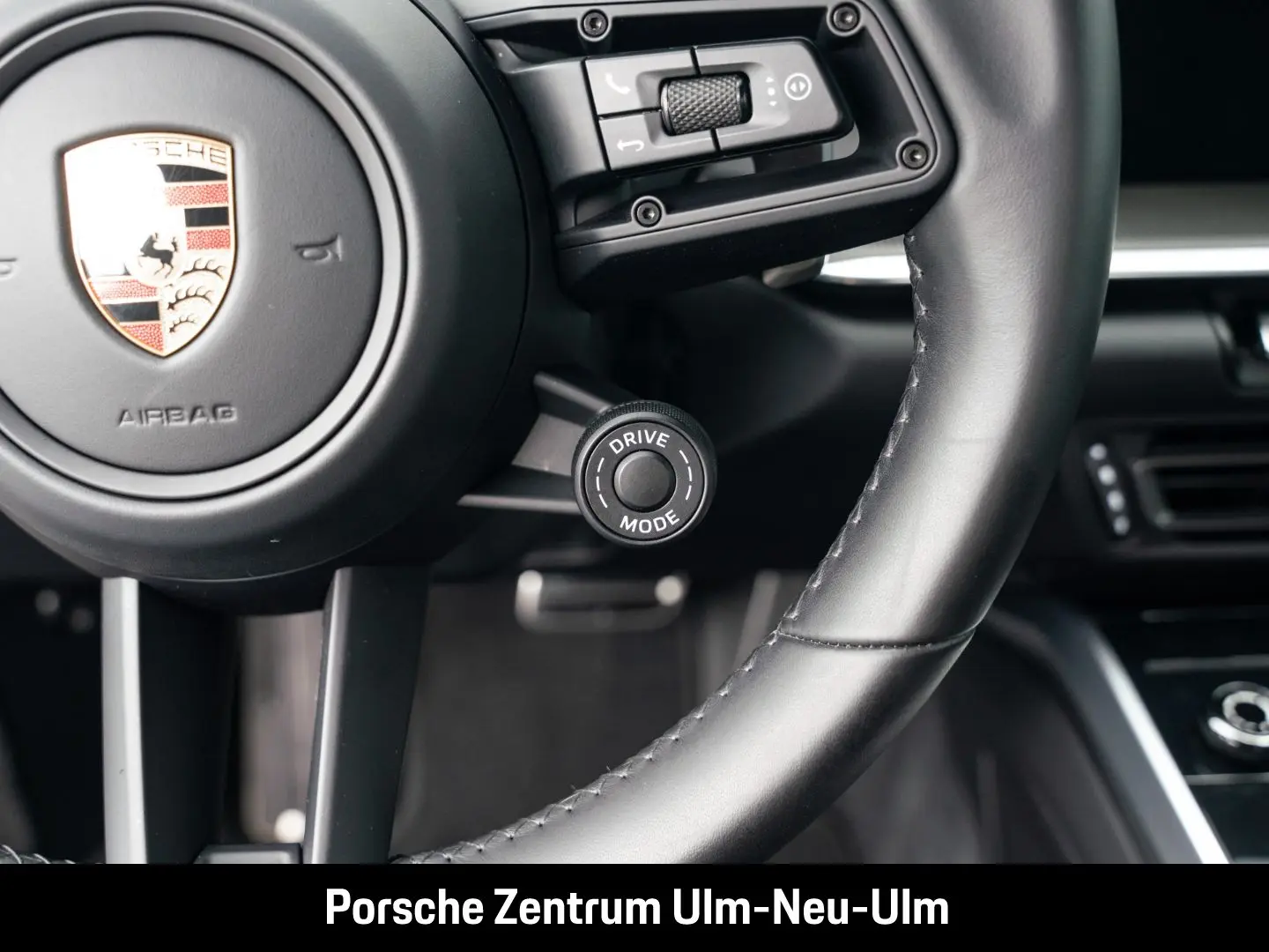 992 911 Turbo S Pythongrün Sportabgasanlage LED