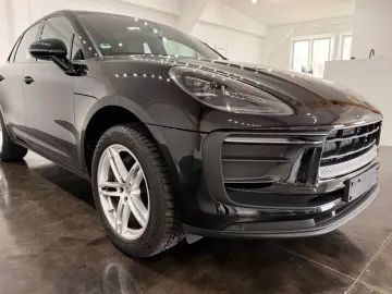 Macan 2.0 L Model 2023 DAB+