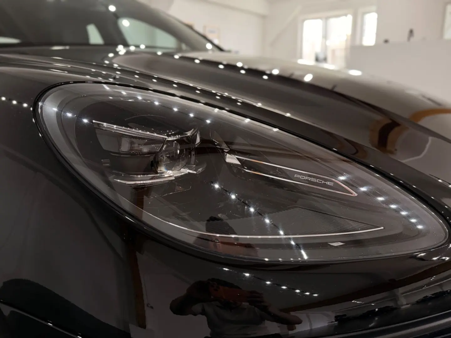 Macan 2.0 L Model 2023 DAB+