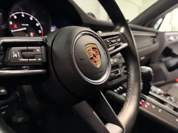Macan 2.0 L Model 2023 DAB+