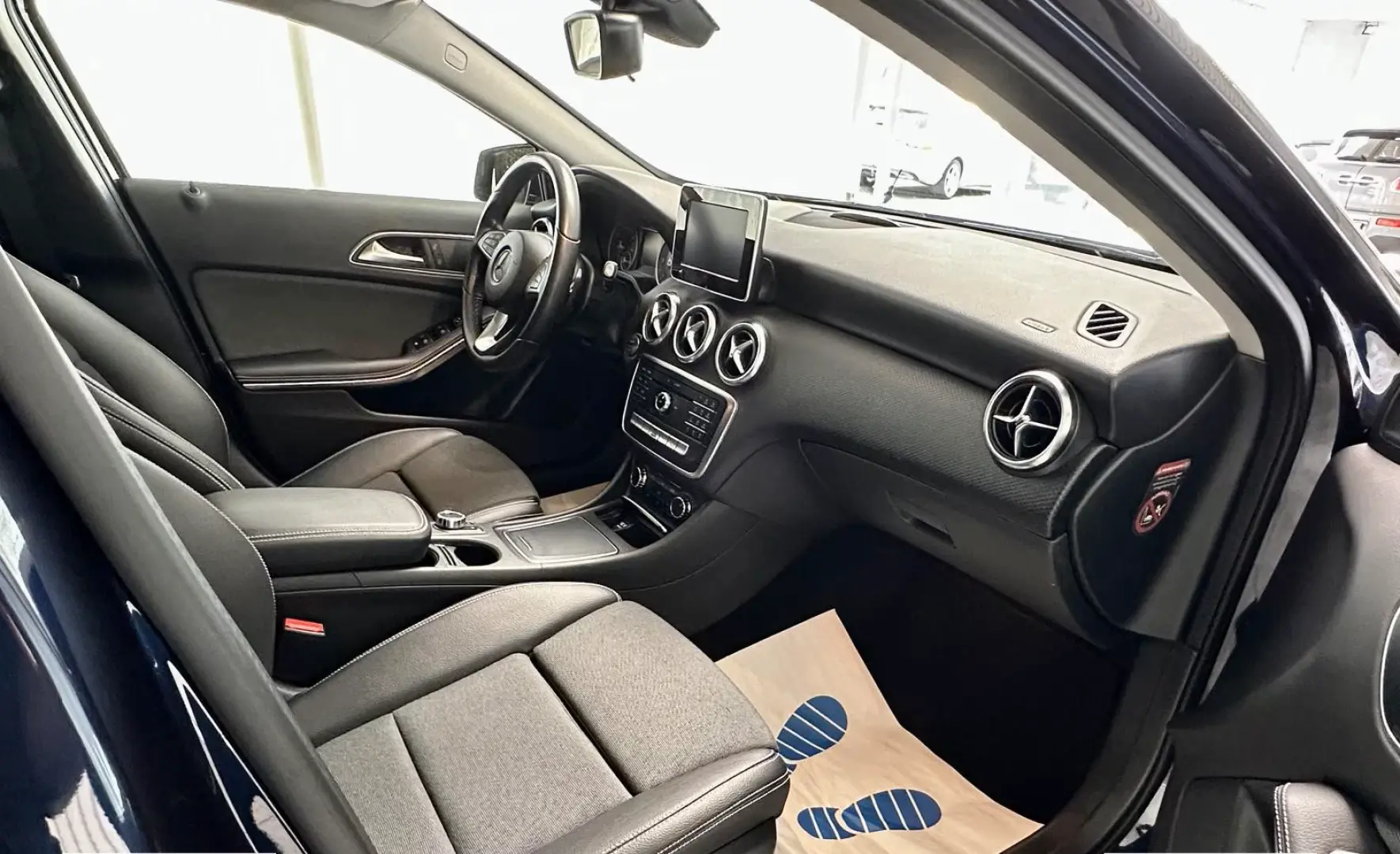 A 180 CDI / d BlueEfficiency 1 Hand* Scheckheft