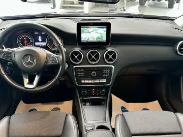 A 180 CDI / d BlueEfficiency 1 Hand* Scheckheft