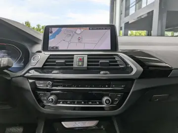 X3 xDrive20d X Line LiveCockpit.Teilleder.HeadUp