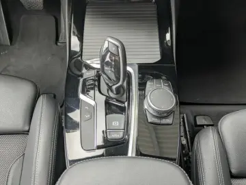 X3 xDrive20d X Line LiveCockpit.Teilleder.HeadUp
