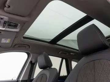 X1 sD18i xLine Panoram Kamera HUD DAB HiFi Alarm