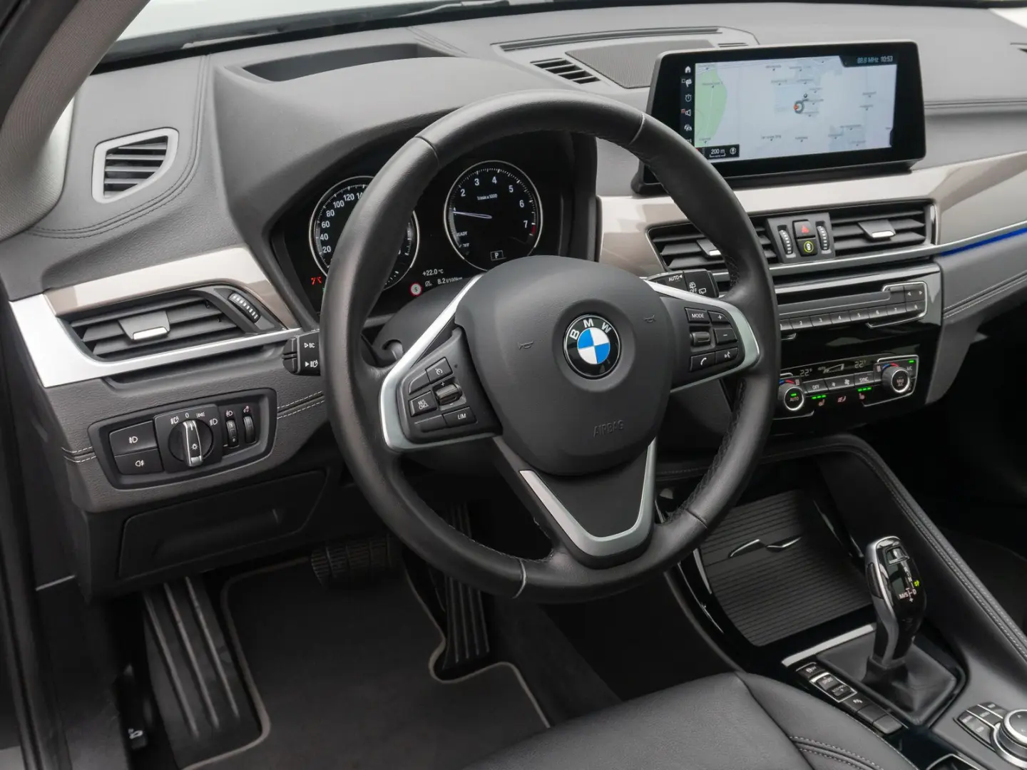 X1 sD18i xLine Panoram Kamera HUD DAB HiFi Alarm