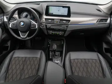 X1 sD18i xLine Panoram Kamera HUD DAB HiFi Alarm