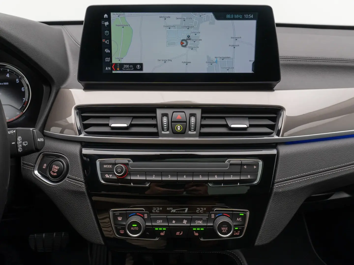 X1 sD18i xLine Panoram Kamera HUD DAB HiFi Alarm