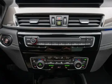X1 sD18i xLine Panoram Kamera HUD DAB HiFi Alarm