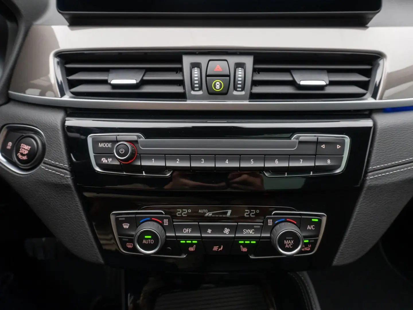 X1 sD18i xLine Panoram Kamera HUD DAB HiFi Alarm