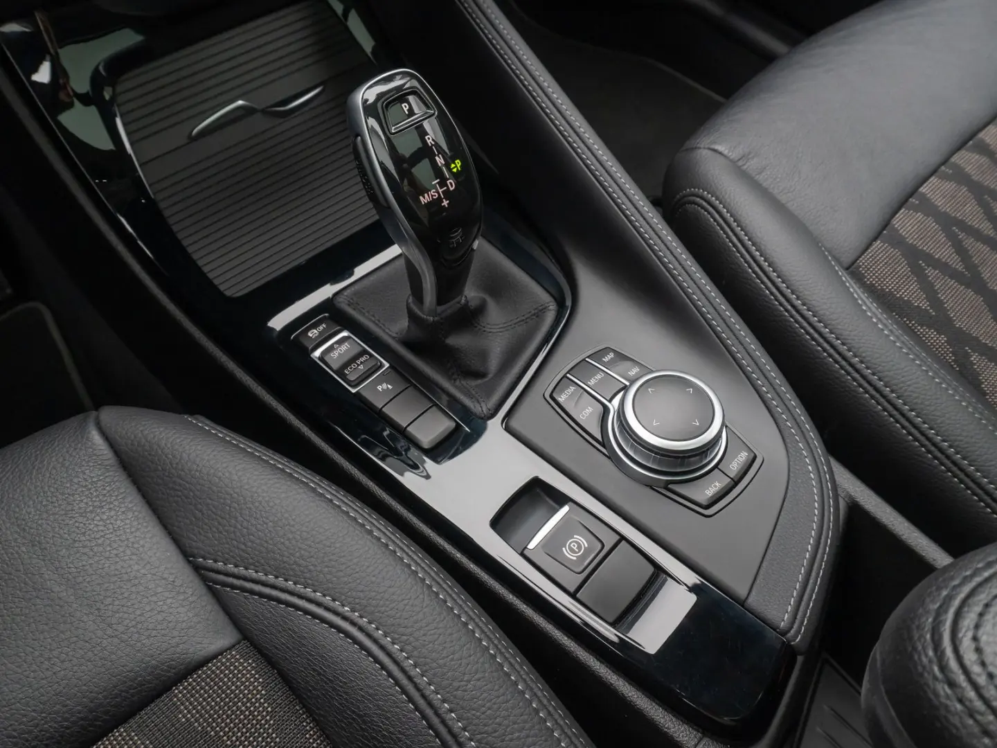 X1 sD18i xLine Panoram Kamera HUD DAB HiFi Alarm