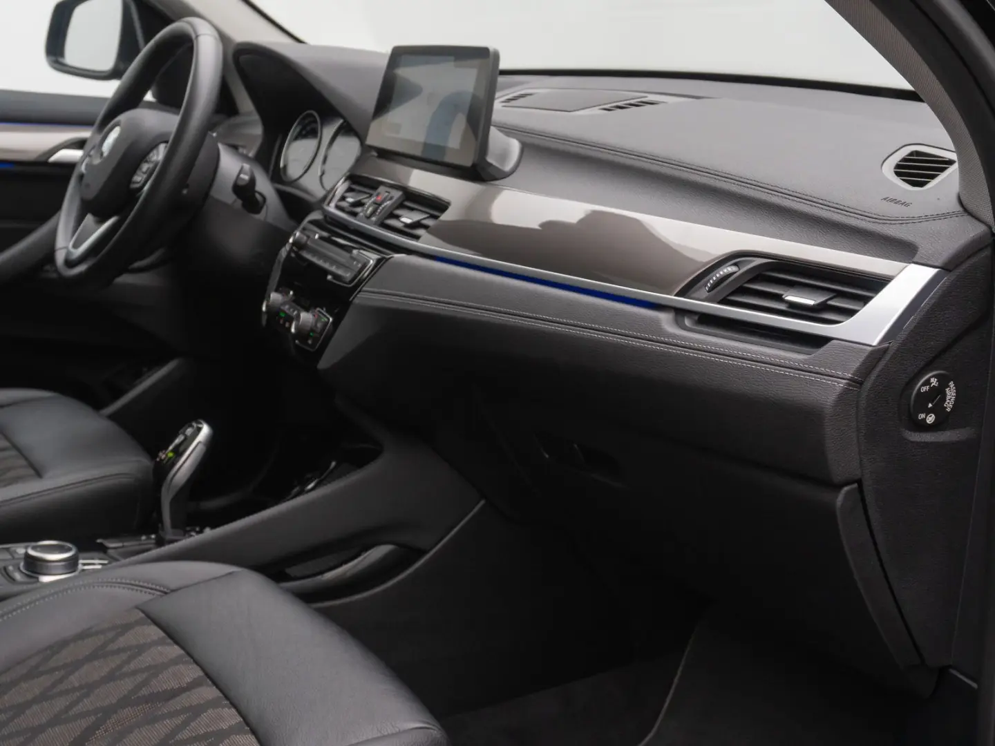 X1 sD18i xLine Panoram Kamera HUD DAB HiFi Alarm
