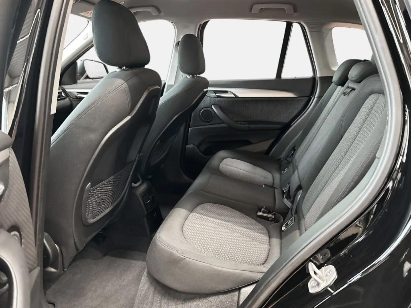 X1 xDrive25e Advantage