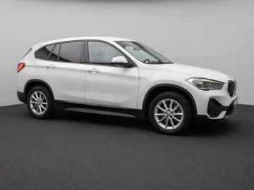 X1 sD18i DAB Navi Parkassist Geschwindigkeitsreg