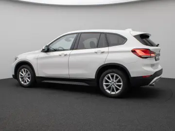 X1 sD18i DAB Navi Parkassist Geschwindigkeitsreg
