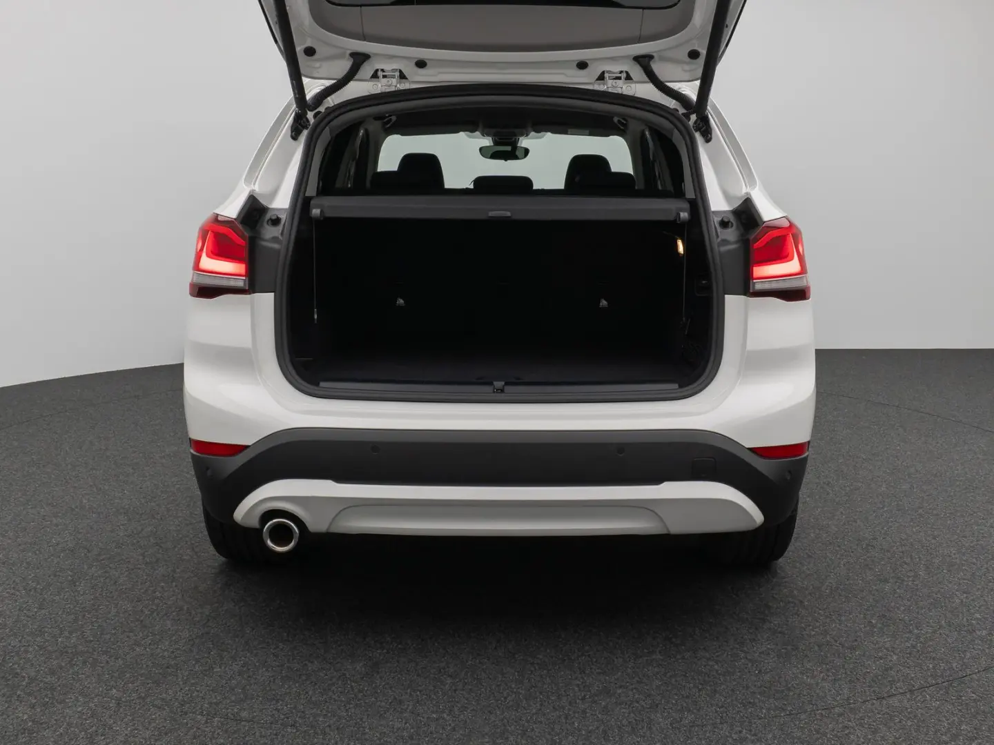X1 sD18i DAB Navi Parkassist Geschwindigkeitsreg