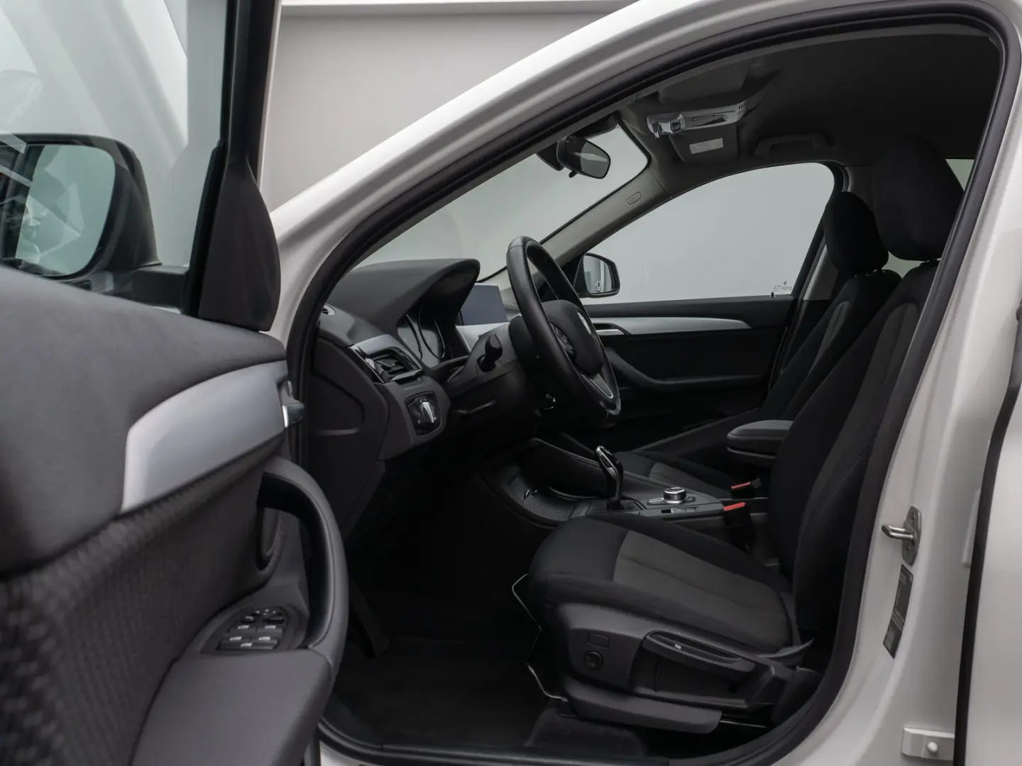 X1 sD18i DAB Navi Parkassist Geschwindigkeitsreg